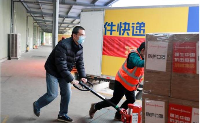 强生搬场 澎拜新闻