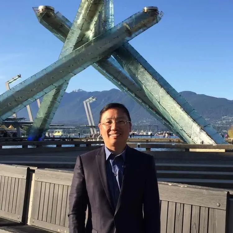 最美抗疫统战人郭均全球寻找货源的大忙人