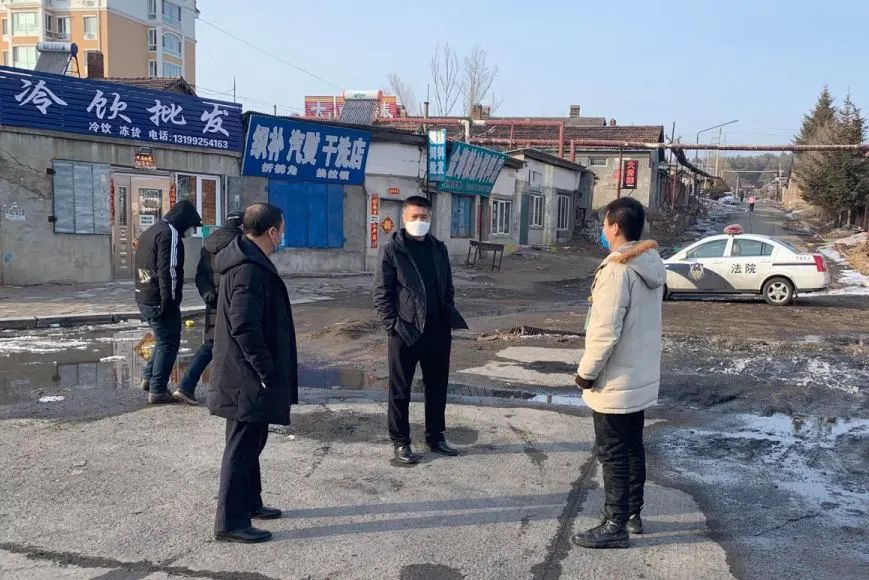 南岔县法院:院长刘德慧看望慰问法庭干警