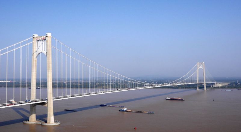2012年12月24日正式通车,2019年12月20日更名为南京栖霞山长江大桥
