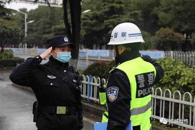 徐晨怡小警花经住了风雨