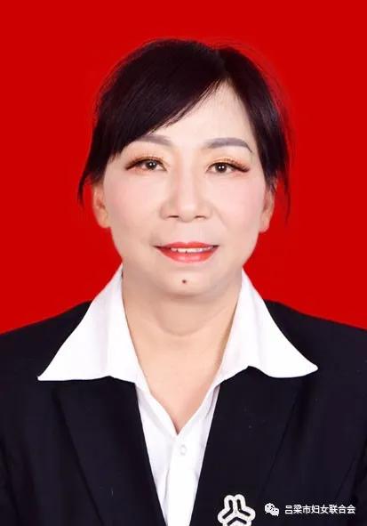 康改清,吕梁兴县人,奥家湾乡妇联兼职副主席,奥家湾乡温馨家政有限