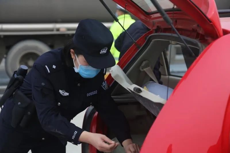 小家大爱故事汇02孟思雨家庭有种浪漫叫一辈子的情侣装