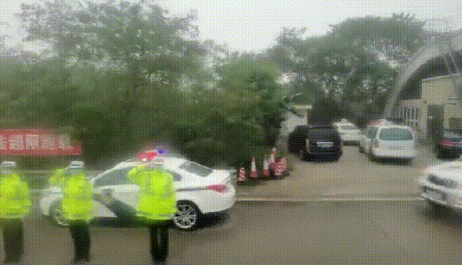 木棉花开67英雄归来鹤山公安迎接江门援鄂医护人员回家