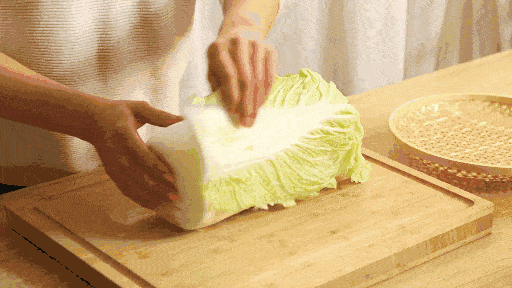 还吃白菜的北京人,春天吃大白菜要留意,你知道上面的黑点是什么吗?