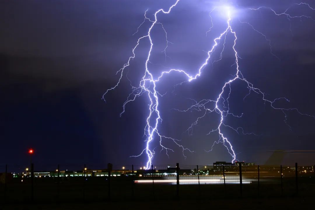 湖南多地发布雷电,暴雨,大风预警!长沙16岁男孩被雷击