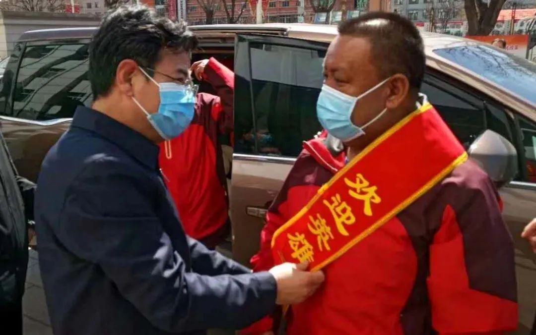 兴隆发布 县领导焦军,高春青与4名援鄂医疗队员亲切座谈 载誉而归 在
