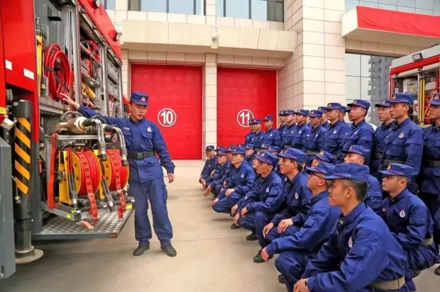 让青春绽放火焰蓝的光芒2020年我们在中国消防救援学院等你