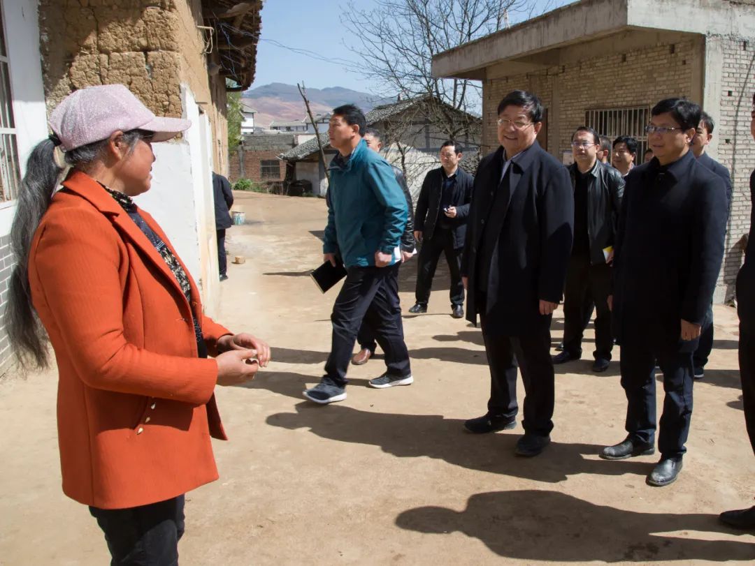 家住赫章县可乐乡牧场村的贺洪岗户已搬到县城易地扶贫搬迁安置点