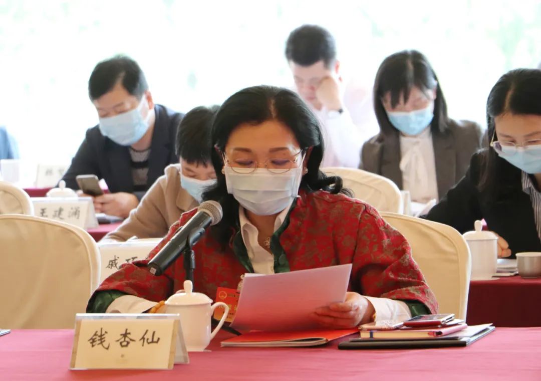 钱杏仙,来晓洁发言同时,在人大代表团审议政府报告会议上,钱杏仙