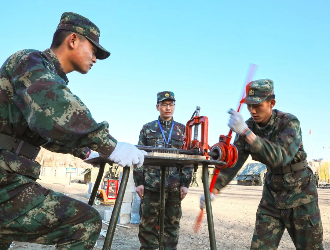 列兵对决向保障尖兵迈进