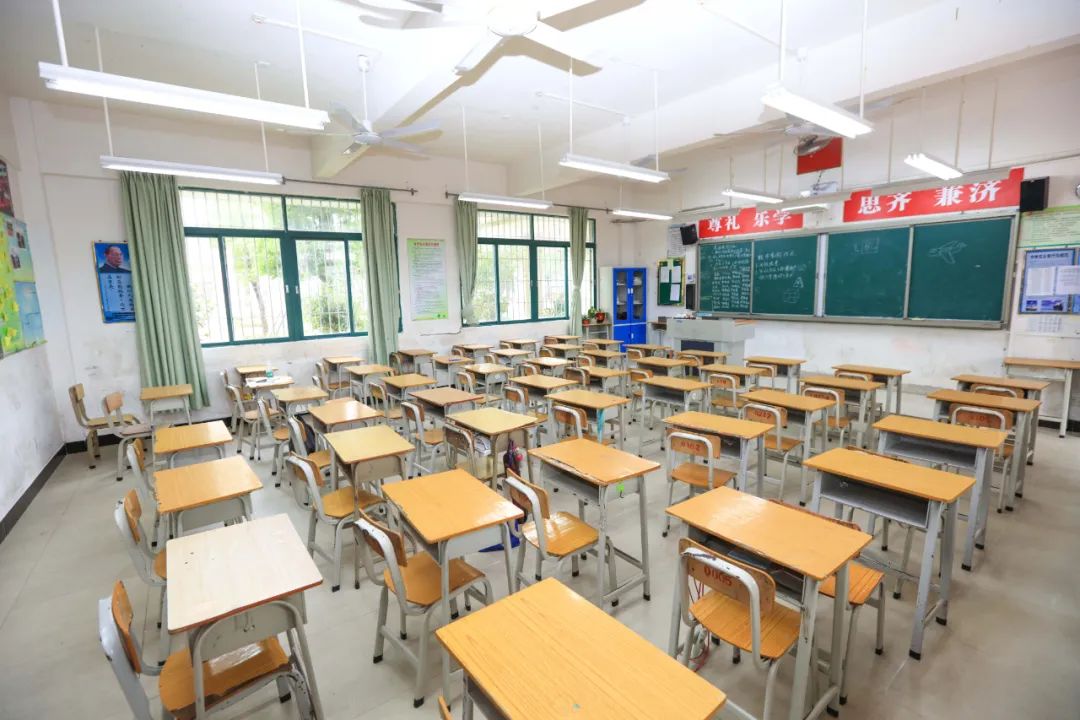 珠海斗门 作为全区规模最大的一所初级中学斗门区城东中学承载了很多