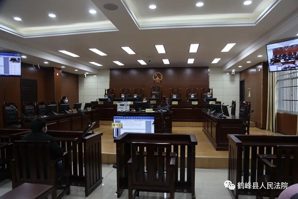 4月22日,鹤峰县法院公开开庭审理了被告人覃某某非法狩猎刑事附带