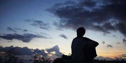有时候,我们之所以感觉很累,是因为心里装着的事情太多了.