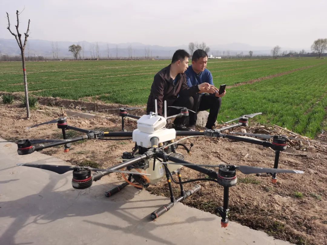 80后不想种地90后不懂种地00后不问种地，咋整？