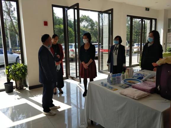 四川省妇联二级巡视员,省妇女干部学校党委书记胡秀琴一行莅眉调研