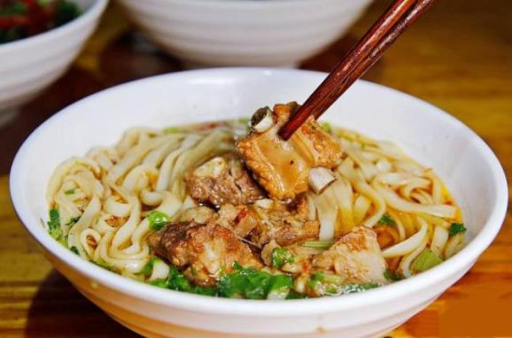▼辣椒炒肉粉▼