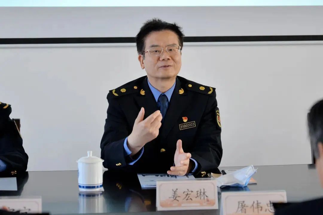 姜宏琳副局长分别督导调研金山,杨浦区城管执法局疫情防控和年度重点