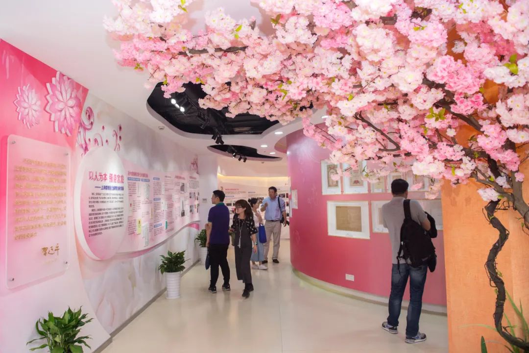 2002年1月1日起,上海建立市,区两级网络体系,全市婚姻登记机关使用