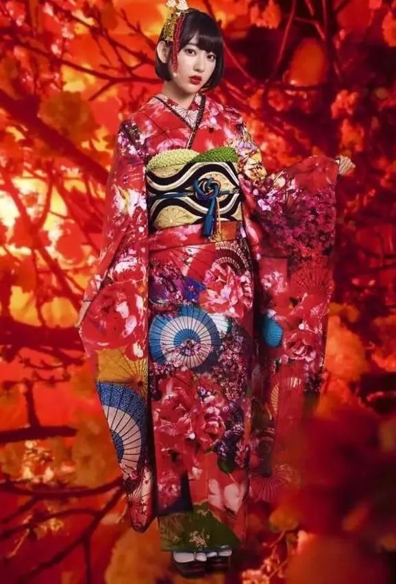 东京版《欲望都市》:蜷川实花华丽绚烂的followers(最新发布)