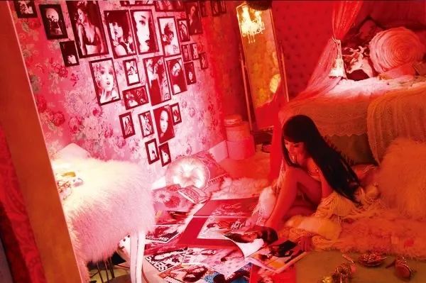 东京版《欲望都市》:蜷川实花华丽绚烂的followers(最新发布)