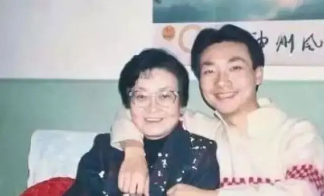 3小时狂卖5个亿：央视男人开口的效果