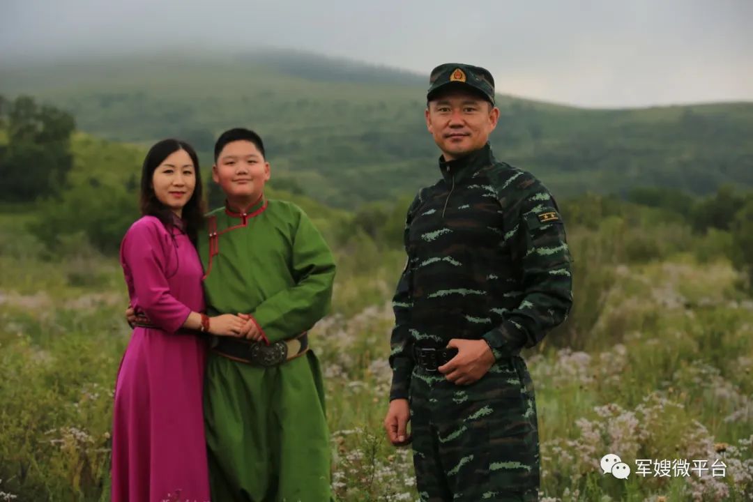 品味军嫂丨迟到十三年的结婚照