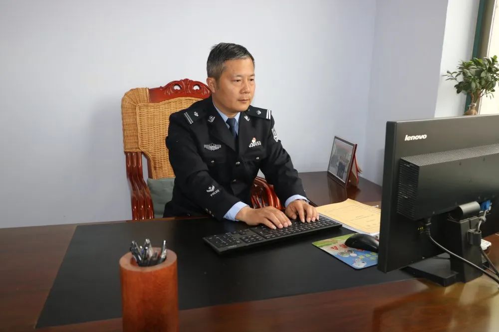 男,1981年12月出生,中共党员,桓台县公安局刑事侦查大队副主任科员