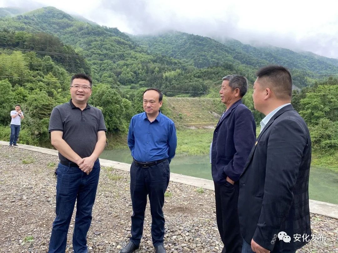 县政协副主席,东坪镇党委书记廖小寒参与督查.