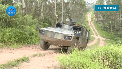 空降兵添新装备我国首批某型轮式装甲车正式列装