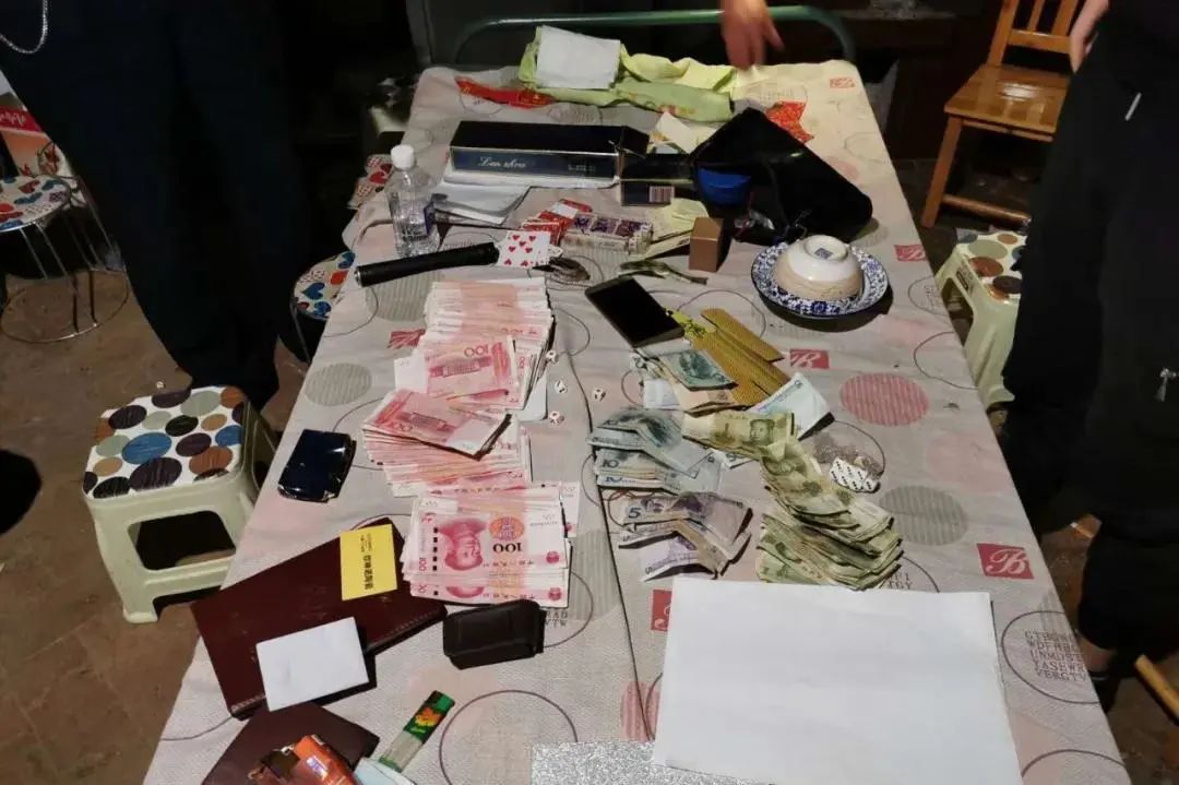 甘谷警方成功捣毁一处长期聚众赌博窝点