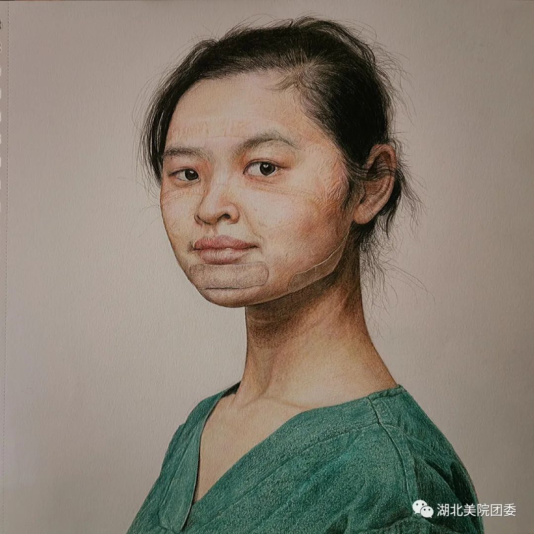 素描头像作品孙泽慧同学从3月中旬至5月初献给最可爱的人作为护士节的