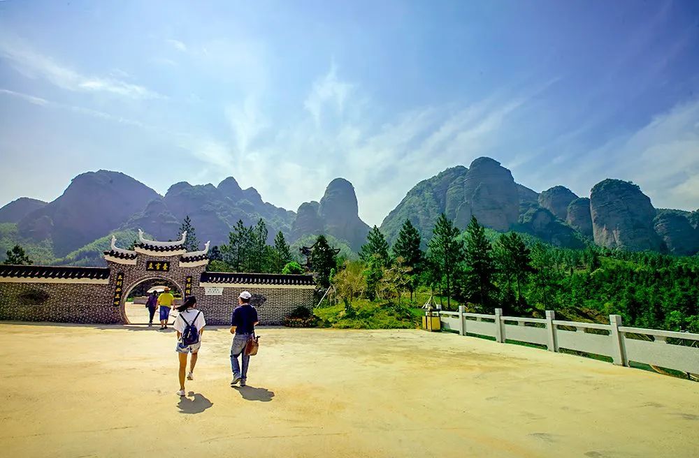 省级森林体验基地 q1:自从龙南开展全域旅游以后龙南就有了一系列的