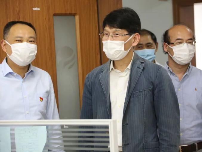 区政协副主席王一力走访调研浦江一中