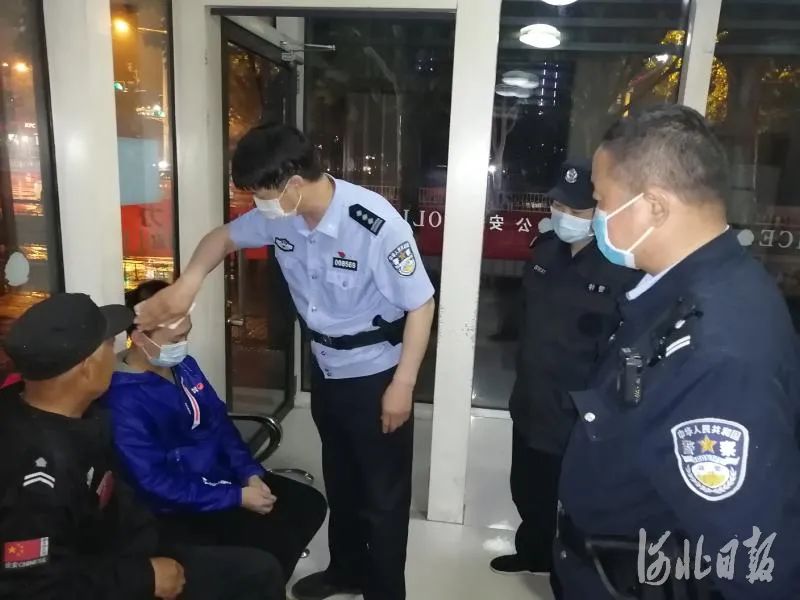 5月7日,石家庄市公安局新华分局西苑派出所民警冒将离家出走的少年