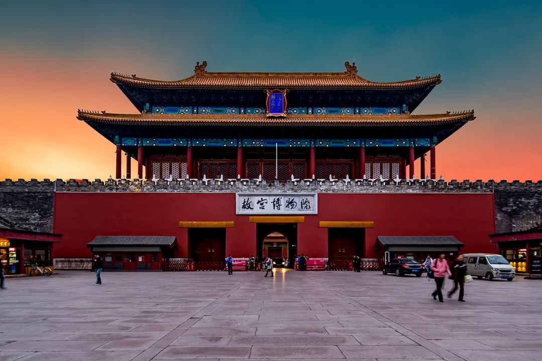 但每一件都承载着许多故事 穿越前年 在博物馆里与你相遇 北京故宫
