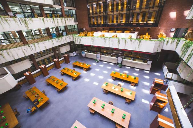 清华大学图书馆总馆恢复开馆啦!