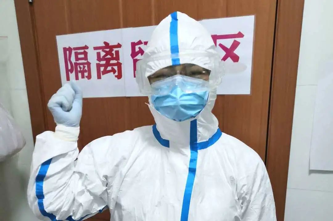 上海眼防助力战疫医生成功摘镜!