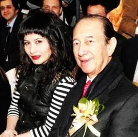 06赌王和三太陈婉珍育有三名子女.何超云目前在英国读书.