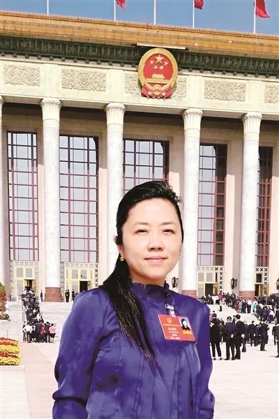 全国人大代表张婧婧专访更多地关注国家试验区建设和民生问题