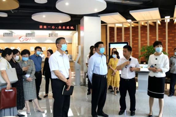 成都市委常委统战部长总工会主席吴凯到我区专题调研群团改革工作
