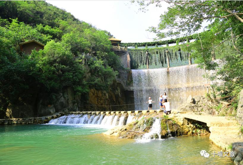 十堰旅游委 如飞金溅玉 丹江口太极峡旅游区 每走一步,肾上腺素biubiu