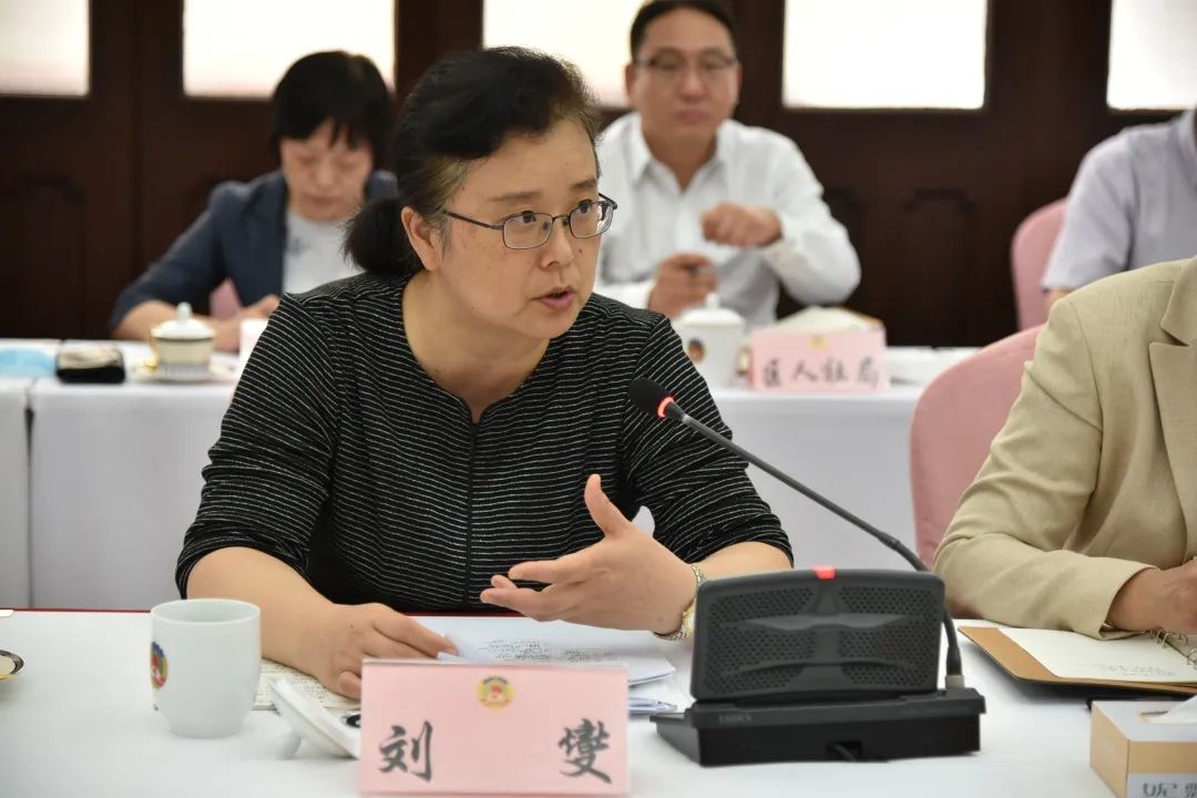静安区政协刘燮副区长在讲话中表示,政协委员的提案立意站位高,问题抓