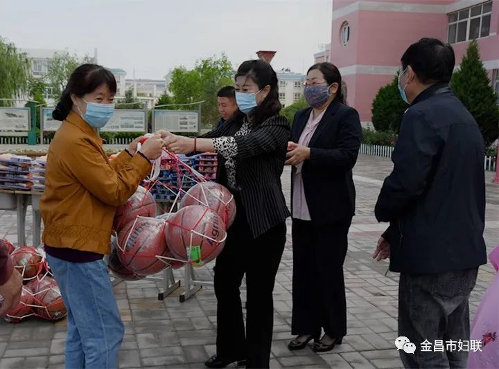 慰问永昌县朱王堡镇中心小学