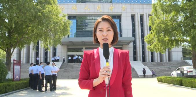 主持人冉敏跑肥城两会!采访部分人大代表,政协委员.
