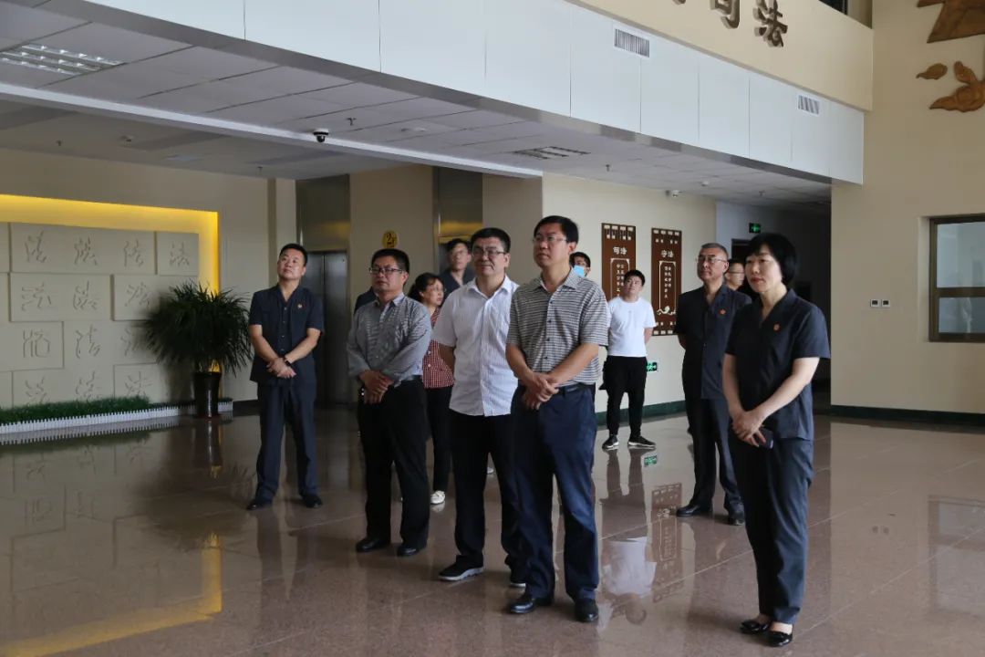 秀青,区总工会法律部部长殷玉军,陵城区法院党组副书记,副院长王学亮