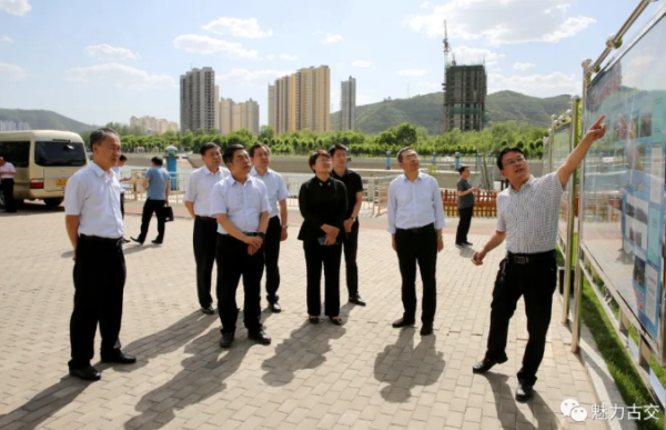 市委副书记,市长刘锦春,市人大常委会主任张刚,市领导赵晋胜,贾国保等
