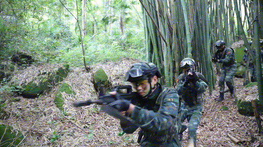 惊心动魄重庆武警组织山地捕歼战斗演练
