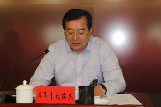市委决定:王瑞同志任中共准格尔旗委委员,常委,书记.