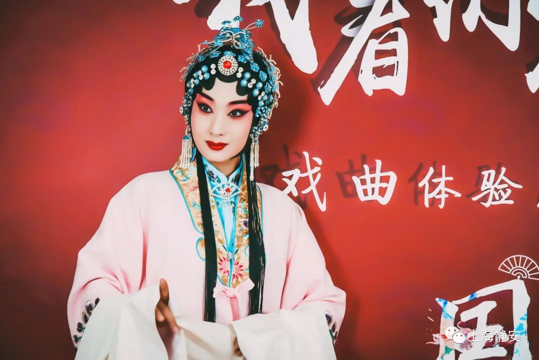 你将有机会体验浸入式国潮戏曲活动,一站体验戏曲换装,变妆,唯美场景